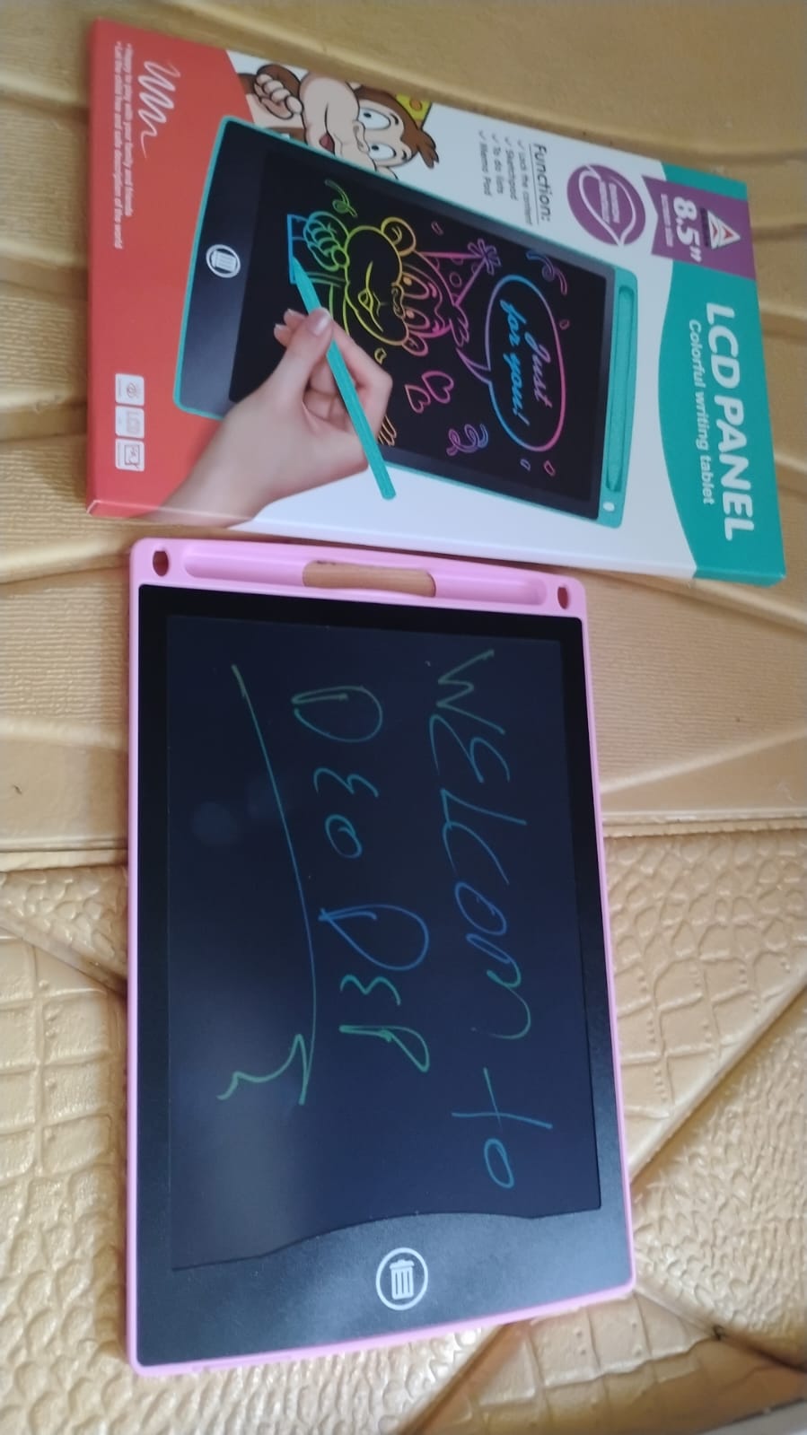 Portable LCD Writing Board / Tablet with Pen, 8.5 inch (1 Pc) Portable LCD Writing Board / Tablet with Pen, 8.5 inch (1 Pc)